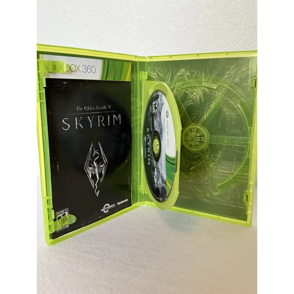 Skyrim‎ Legendary Edition Xbox 360 Disc 1 Only w Case & Manual